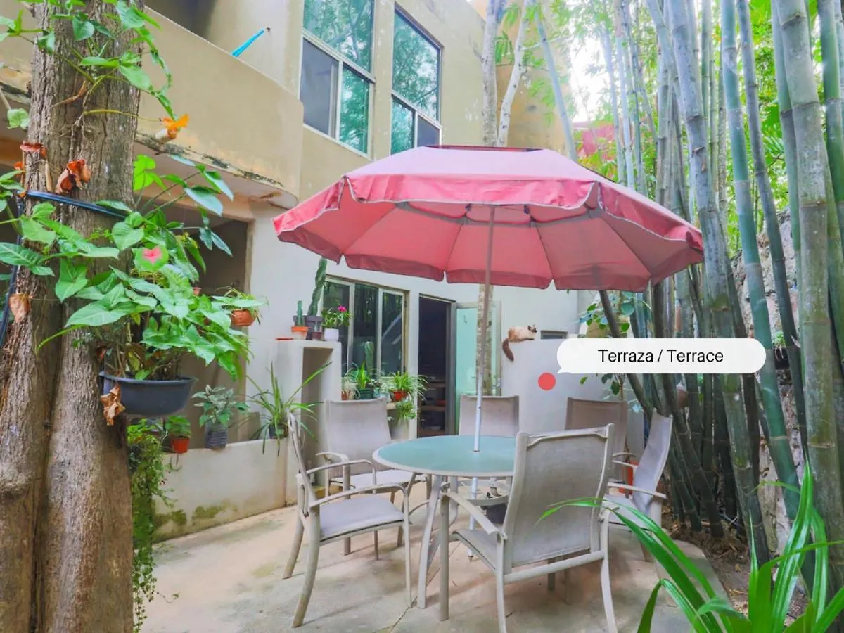 Guest House La Aldea Holistic Experience Cancún