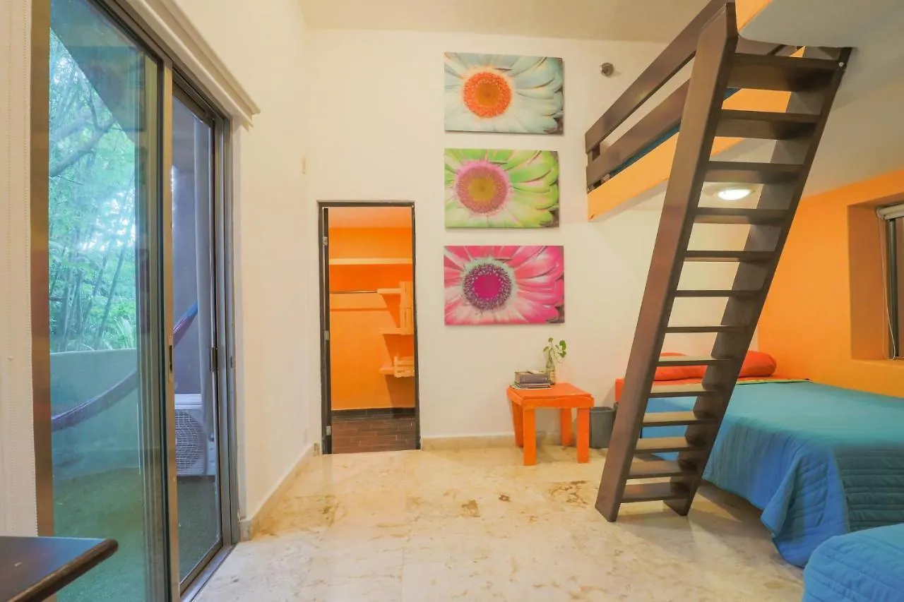 Guest House La Aldea Holistic Experience Cancún